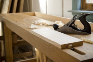 Portable Moravian Workbench with a board and hand plane